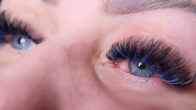 blue-lashes-4